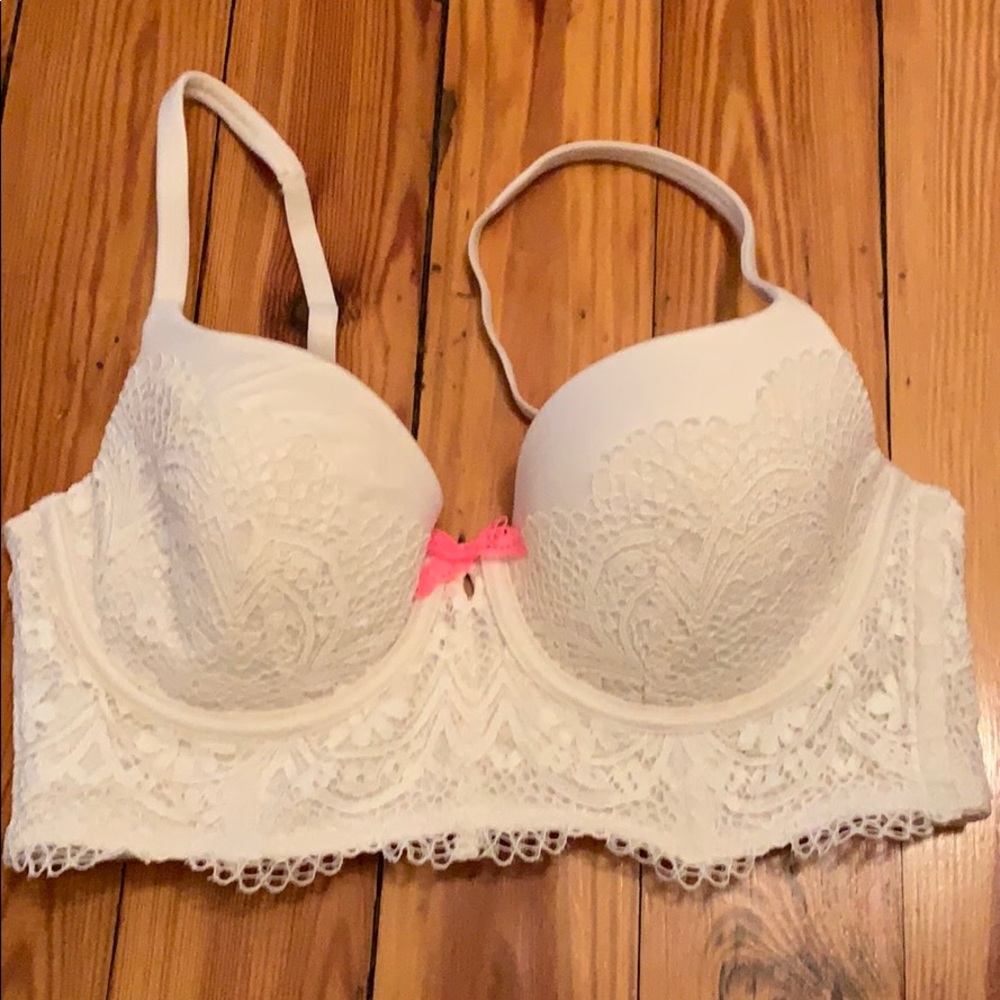 Victoria’s Secret Body by Victoria lace bra